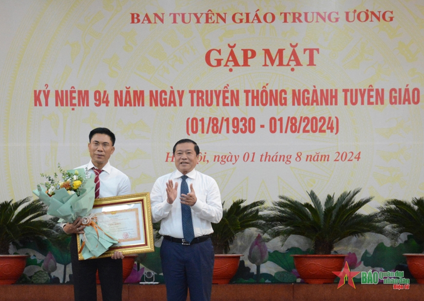 View - 	Ban Tuyên giáo Trung ương kỷ niệm 94 năm Ngày truyền thống ngành